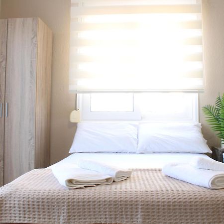 Sunshine Apartments By The Sea Skala Neon Epivaton Luaran gambar